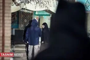 فرزندان سردار سلیمانی بر سر مزار پدر + عکس