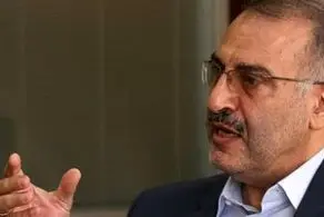تیکه سنگین فعال سیاسی به نماینده مجلس: از استحکام این تحلیل روح تمام تحلیلگران عالم در گور لرزید!