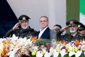 عکسی خاص از پزشکیان در میان فرماندهان نظامی + ببینید 