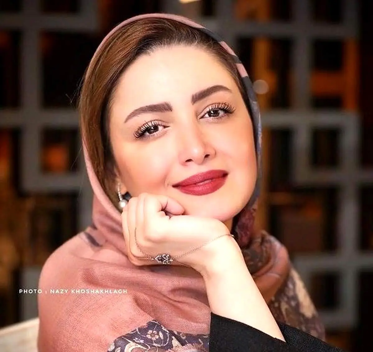 شیلا خداداد هم حجاب از سر برداشت!/ عکس
