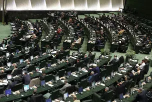 نمایندگان مجلس: در کنار رهبر معظم انقلاب اسلامی ایستاده‌ایم