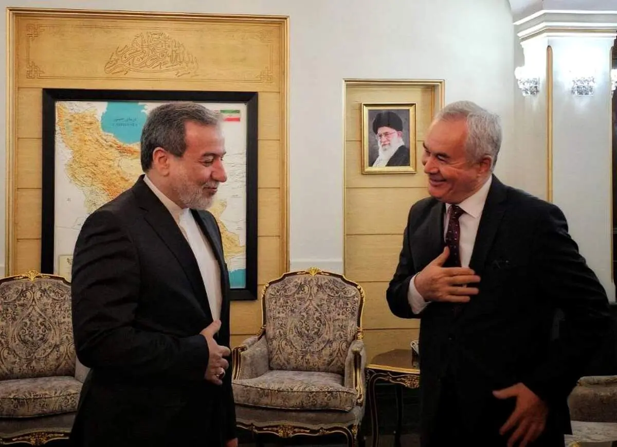 عراقچی به تاجیکستان رفت 