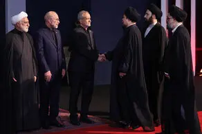 ادای احترام مقامات کشورهای خارجی به پیکر رهبر شهید ایران