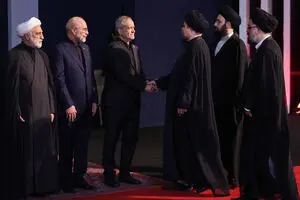 ادای احترام مقامات کشورهای خارجی به پیکر رهبر شهید ایران