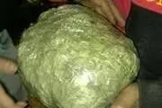 تصویر وحشتناک از نارنجک دستی ۵ کیلویی در دست یک  پسرنوجوان!