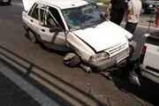 برخورد شدید موتور با پراید در ورودی تونل توحید