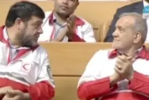 رئیس جمهور لباس هلال احمر به تن کرد 