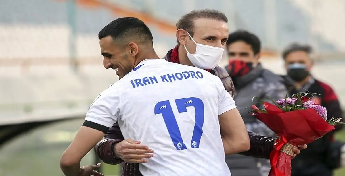 خیال هواداران راحت شد/ بازیکن پرسپولیس تمدید کرد