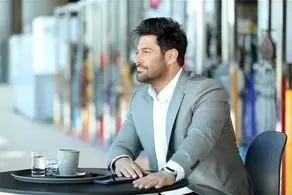 آقای سوپراستار بازهم سوژه رسانه‌ها شد/ رونمایی «محمدرضا گلزار» از ماشین جدیدش در این کشور!+ عکس