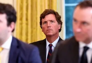 احساس می‌کنم به من خیانت شده است