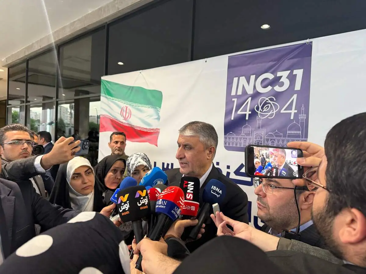 بازدید رییس سازمان انرژی اتمی از نمایشگاه دستاوردهای تخصصی صنعت هسته‌ای ایران در مشهد 