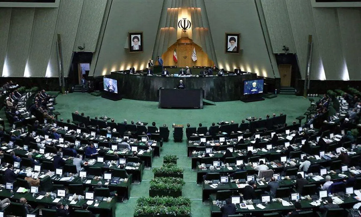 رستم قاسمی به مجلس پاسخ می‌دهد