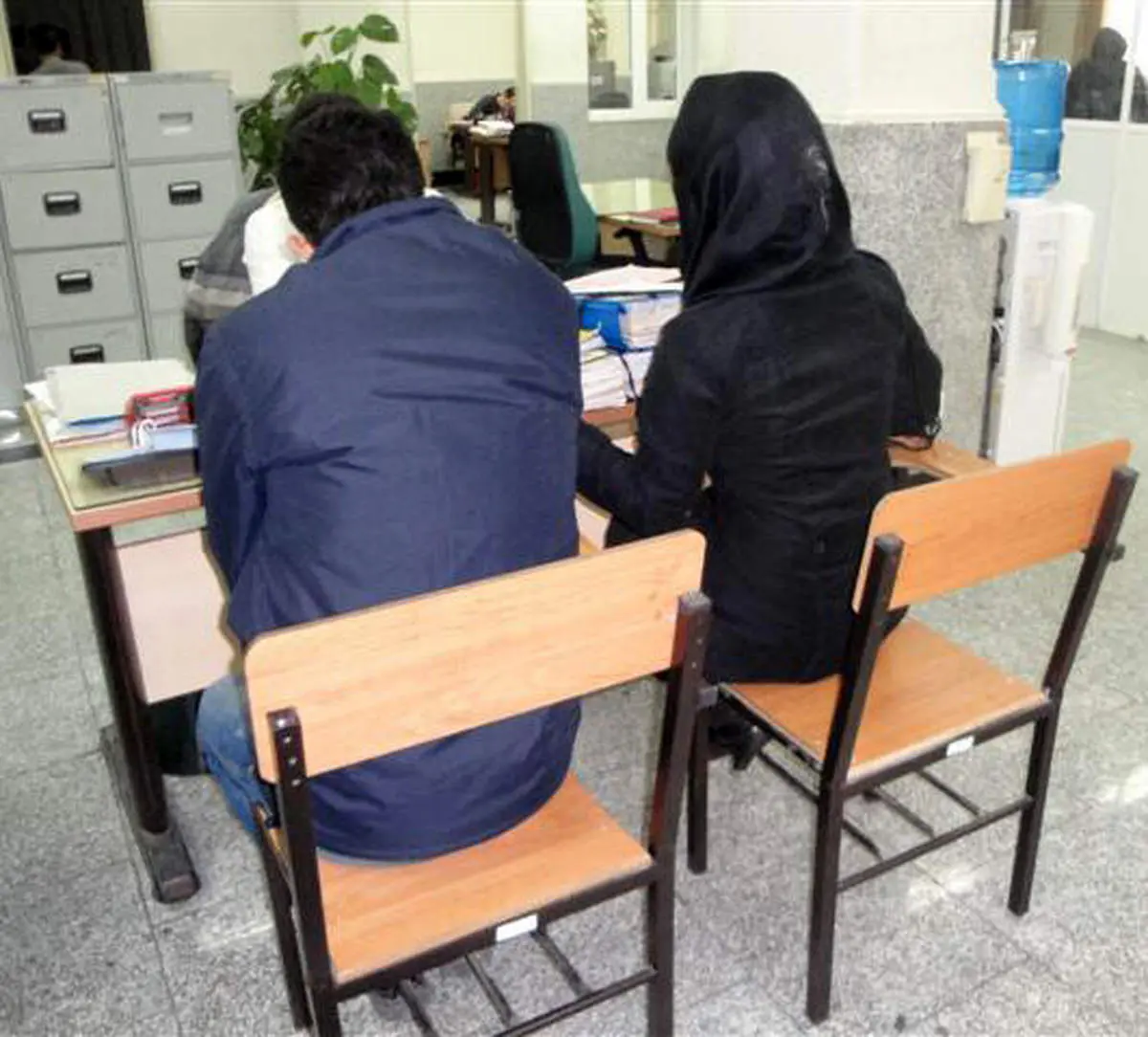 زن بی حیا از داماد خانواده بچه دار شد
