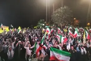 مردم تهران در خیابان فلسطین تجمع کردند 