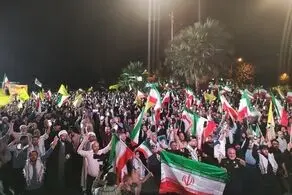 مردم تهران در خیابان فلسطین تجمع کردند 