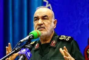 سردار سلامی: آمریکایی‌ها در جهان کوچک شدند و جایی برای نفس‌کشیدن ندارند