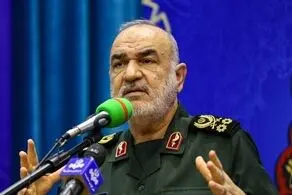سردار سلامی: آمریکایی‌ها در جهان کوچک شدند و جایی برای نفس‌کشیدن ندارند