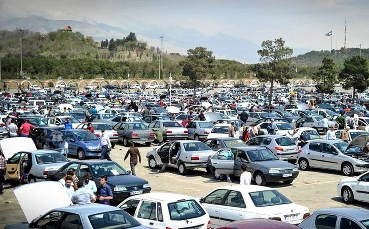 جهش شدید قیمت‌ها در بازار خودرو پس از  اعلام قیمت جدید خودروسازان / دلالان خوشبخت می شوند، نمایشگاه داران متعجب!