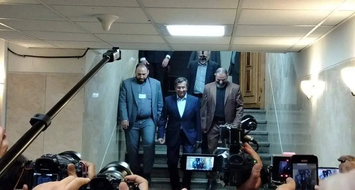 رئیس اسبق بانک مرکزی داوطلب انتخابات ریاست جمهوری شد 