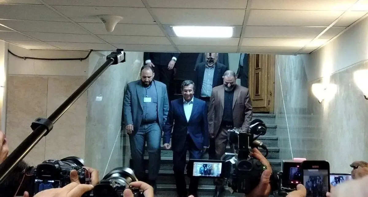 رئیس اسبق بانک مرکزی داوطلب انتخابات ریاست جمهوری شد 