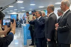 احمدی‌ نژاد داوطلب کاندیداتوری انتخابات ریاست‌جمهوری شد