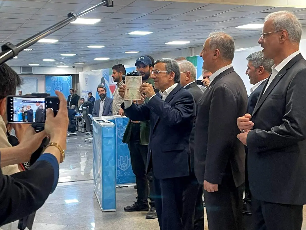 درخواست عجیب دفتر احمدی نژاد از صدا و سیما