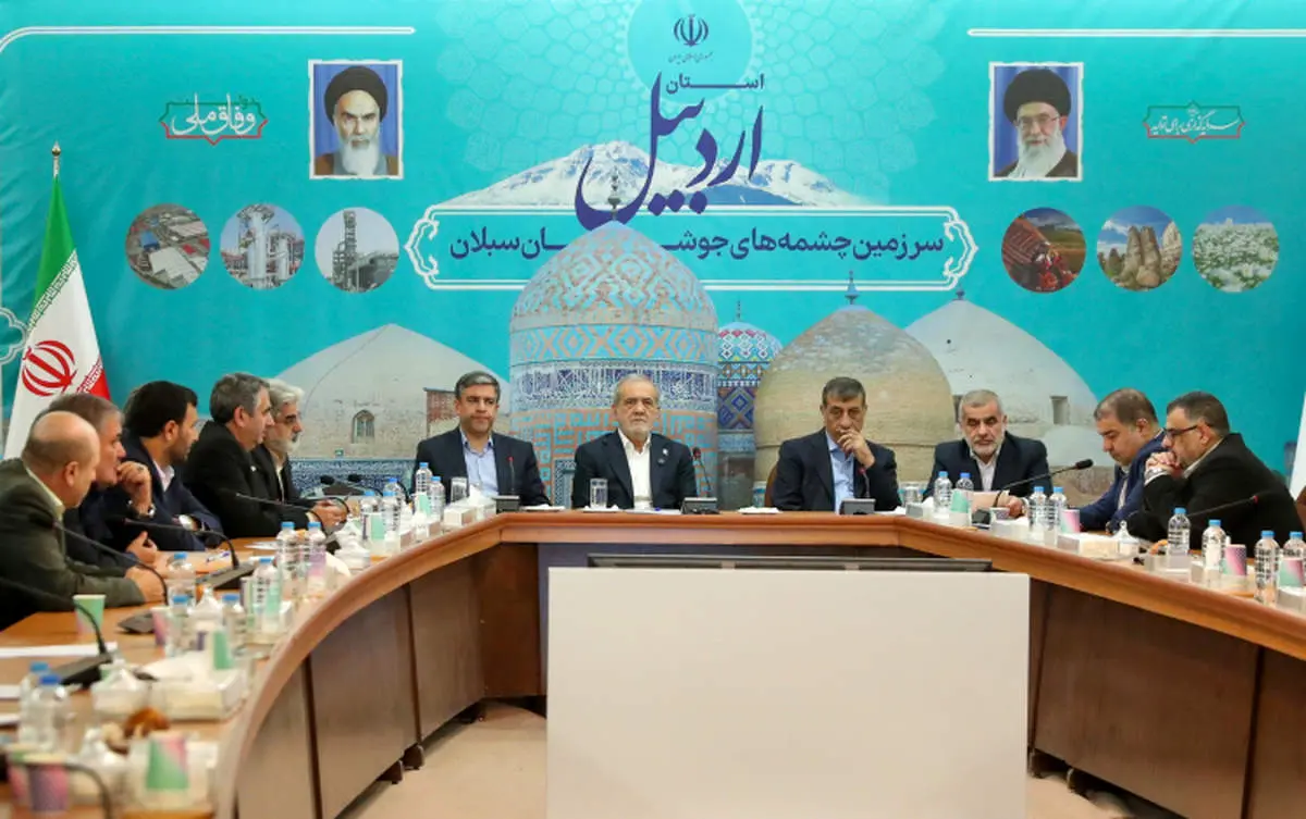 بسیاری گمان میکنند با افتتاح یک جاده یا ساختمان، اتفاق بزرگی رخ داده است/ من رئیس جمهور، همان آدمی هستم که دیروز یا سال گذشته بودم