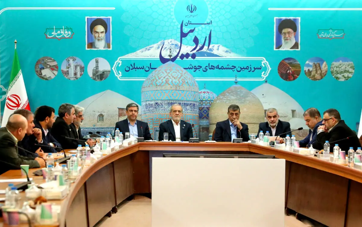بسیاری گمان می‌کنند با افتتاح یک جاده یا ساختمان، اتفاق بزرگی رخ داده است/ من رئیس جمهور، همان آدمی هستم که دیروز یا سال گذشته بودم
