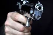 لحظه تیراندازی تروریست‌ها به یک عضو قرارگاه قدس سپاه+ببینید  