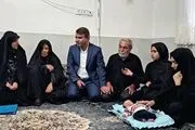 معاون رئیس‌ جمهور به دیدار خانوادهٔ میثم معینی رفت