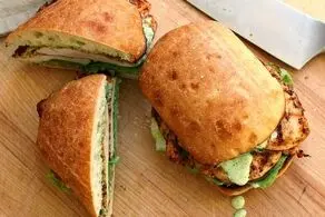 طرز تهیه ساندویچ مرغ مخلوط؛ ساده و فوری برای مدرسه بچه ها