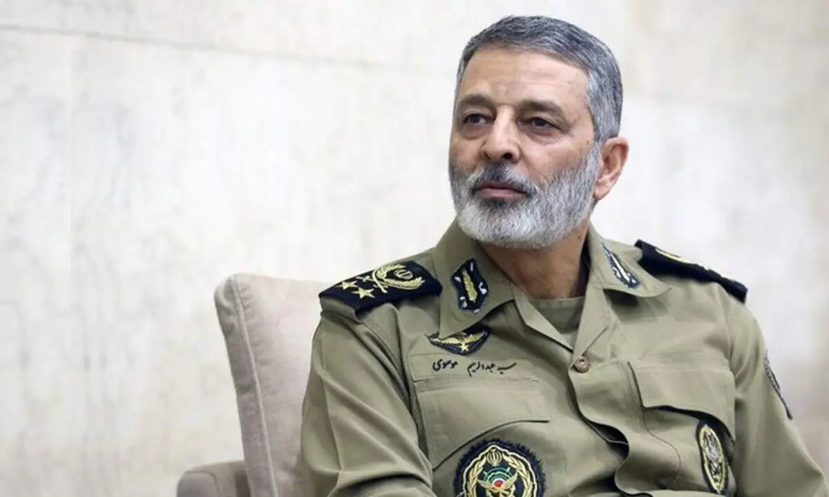 فرمانده کل ارتش: دشمنان را آرام نمی‌گذاریم