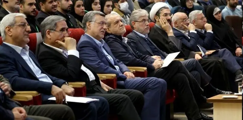 بسیاری از مشکلات را حل‌ کرده‌ایم و بسیاری از مشکلات هم هنوز روی زمین باقی مانده‌اند/ اگر قرار بود فیلترینگ با دستور حل شود، همان روز اول تمامش کرده بودیم 