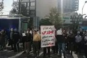  تجمع گسترده سهامداران در تهران مقابل سازمان بورس