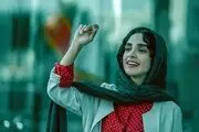 الهه حصاری با استایل عروسکی کنار لیندا کیانی/ عکس 