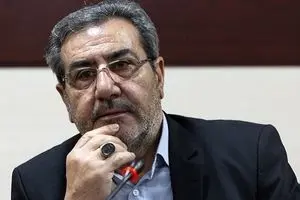 برخی نمایندگان برای هر موضوع کوچکی پشت رییس مجلس می‌روند تا در تلویزیون نشان داده شوند