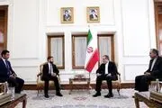 دیدار معاون وزیر خارجه ارمنستان با عراقچی 