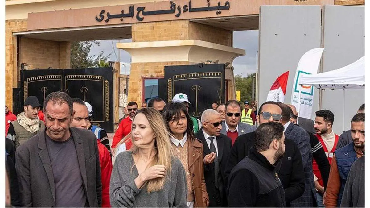 آنجلینا جولی در گذرگاه رفح + عکس 