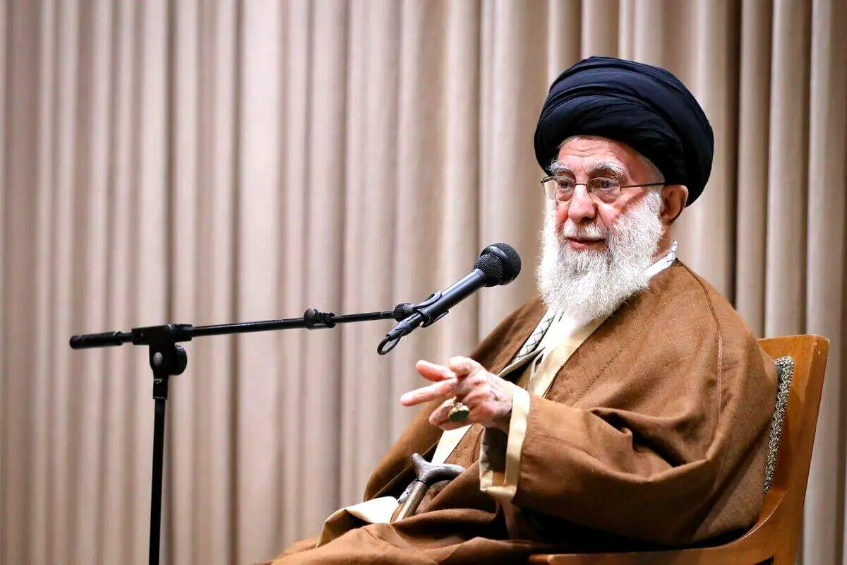 رهبر انقلاب: با وجود جوانان با همت و پر انگیزه هیچ کار نشدنی در کشور وجود ندارد/ اعتراض به جنایات علیه غیرنظامیان وظیفه‌ای همگانی است