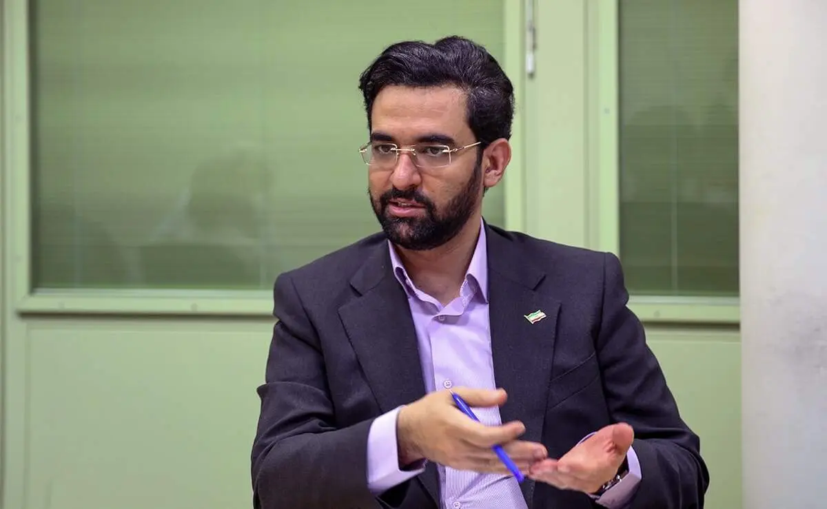 آذری جهرمی: برادر جلیلی، عصایتان را زمین بزنید و مشکلات را حل کنید 