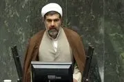 واکنش جنجالی یک نماینده به بغل کردن سگ و گربه توسط زنان 