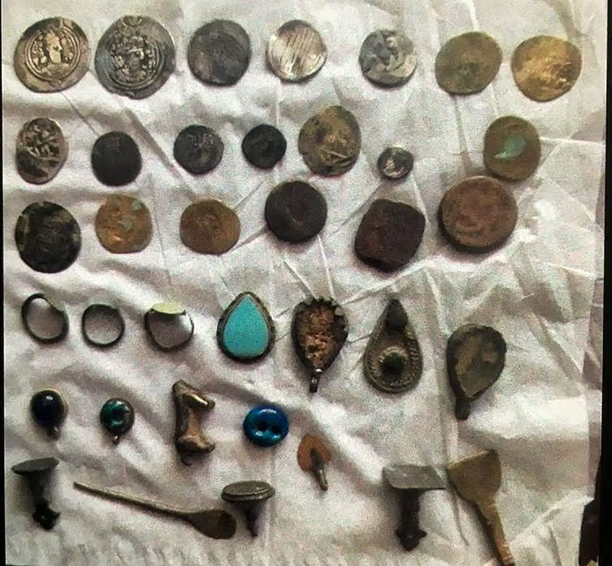 کشف گنجینه‌ای از دوره ساسانی در داراب فارس