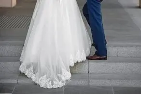 روده بر شدن مهمانان عروسی از سکندری خوردن عروس خانم وسط رقص!
