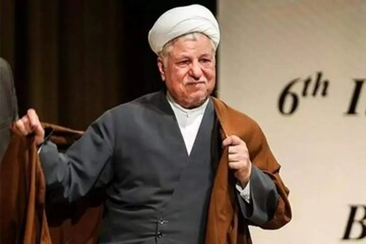 عکس خاص و جالب از آیتالله هاشمی با پراید! + ببینید