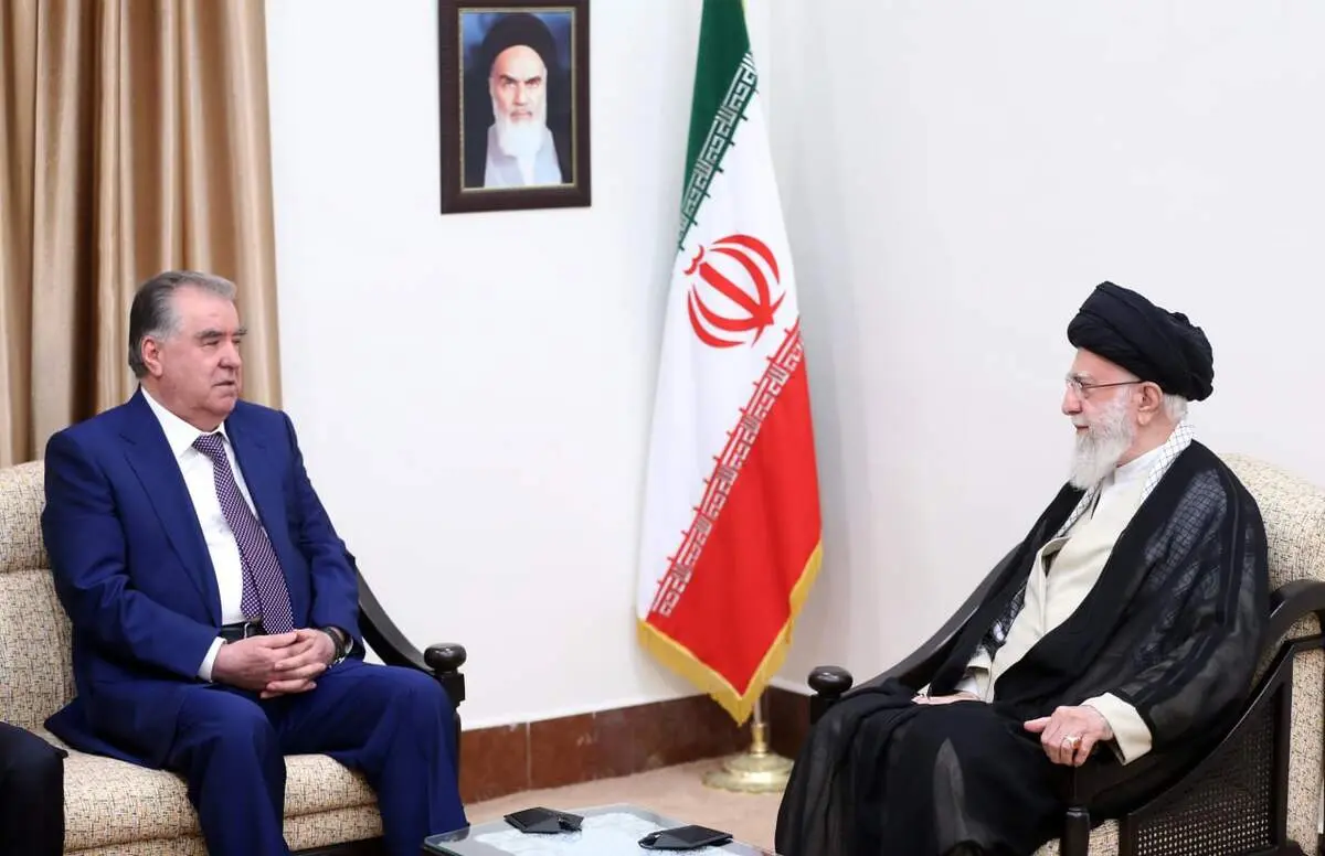 تشکر رهبر انقلاب از اقدامات رئیس جمهور تاجیکستان برای گسترش زبان فارسی| رهبری: زبان فارسی یکی از اشتراکات مهم ایران و تاجیکستان و افغانستان است که باید حفظ شود 