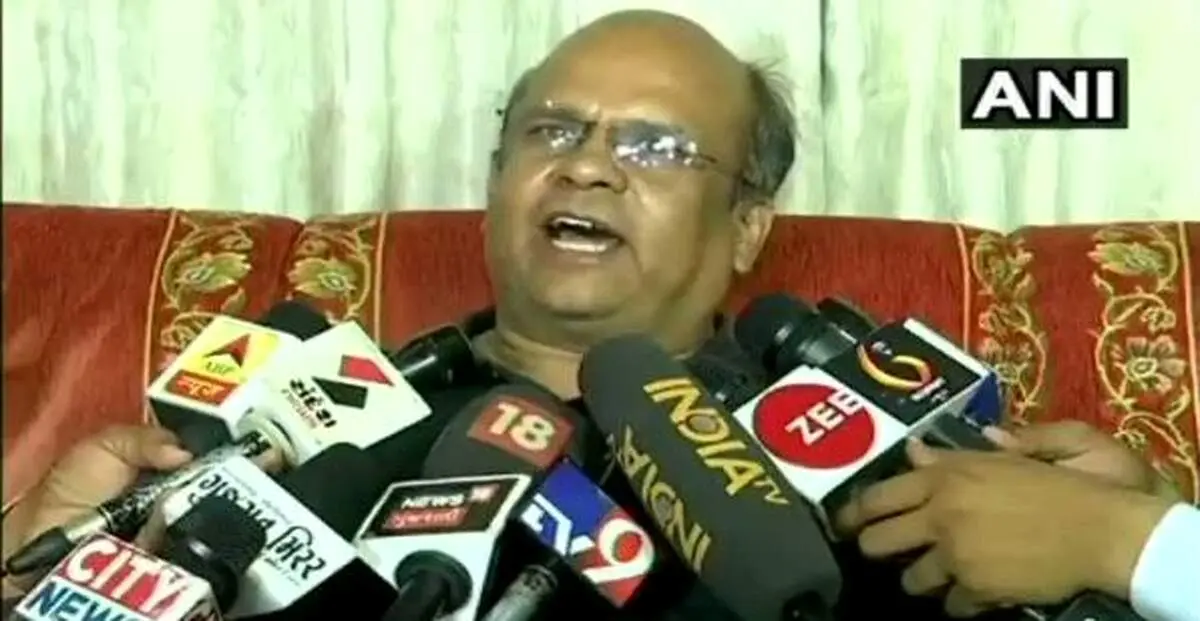 این مرد مهندس، خداست و نباید کار کند!