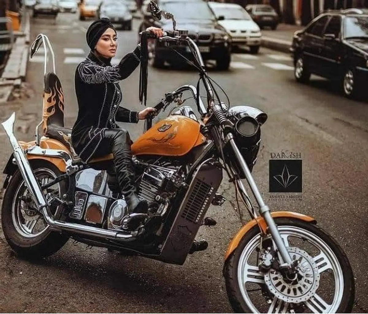 بهاره افشاری با دامن کوتاه در قلب تهران چه میکند؟+ تصاویر