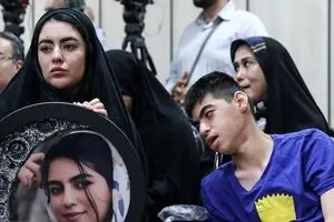 اشک های جانگداز برادر معلول الهه حسین‌نژاد در دادگاه/ تصاویر