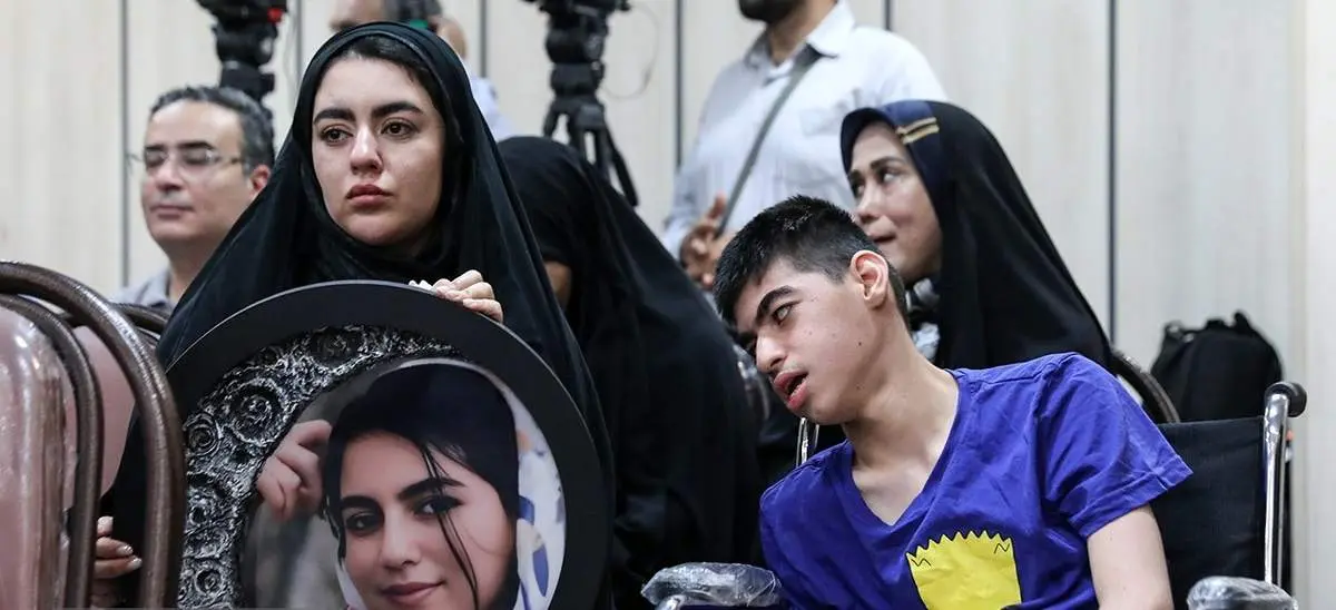 اشک های جانگداز برادر معلول الهه حسیننژاد در دادگاه/ تصاویر