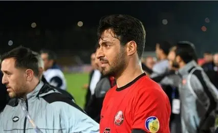 مجری تلویزیون خطاب به خلیل زاده و طارمی: اگر به ما نمی‌گویید بی‌مغز، انتقاد بکنیم